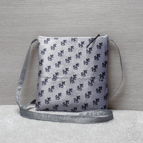 Menší šedá kabelka - Kotvičky malá kabelka šedá kabelka malá taštička crossbody vzorovaná kabelka 