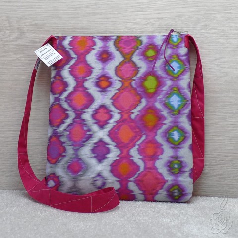 Barevná crossbody kabelka - Maja růžová barevná kabelka vzorovaná kabelka látková kabelka crossbody kabelka viva magenta 