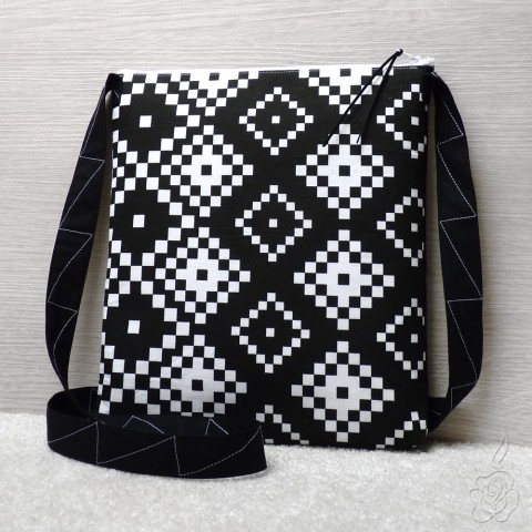 Černobílá crossbody kabelka - Donna vzorovaná kabelka černobílá kabelka látková kabelka crossbody kabelka 