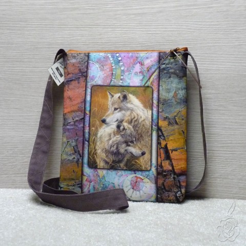 Menší barevná kabelka s vlky vlk crossbody hnědá kabelka kabelka s vlky béžová kabelka kabelka s vlkem 