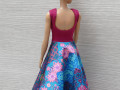 Barevné šaty pro Barbie