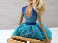Barevné šatičky pro Barbie