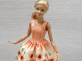 Barevné šatičky pro Barbie