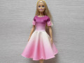 Barevné šatičky pro Barbie