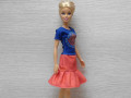 Barevné šatičky pro Barbie