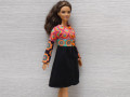 Barevný kabátek pro Barbie