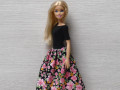 Květované šaty pro Barbie