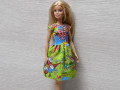 Barevné šatičky pro Barbie
