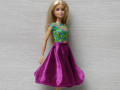 Barevné šatičky pro Barbie