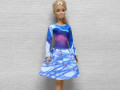 Barevné šaty pro Barbie