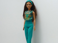 Pruhované šaty pro Barbie
