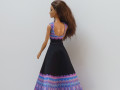 Dlouhé barevné šaty pro Barbie