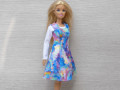 Šatovka s tričkem pro Barbie