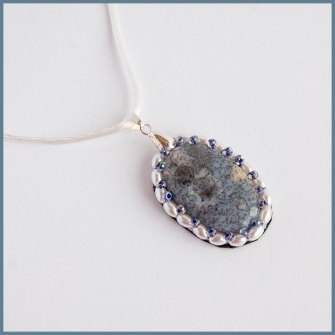 Dendrický opál. náhrdelník minerál elegance 