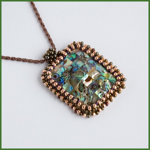 Paua perleť - obdélník. náhrdelník minerál elegance 
