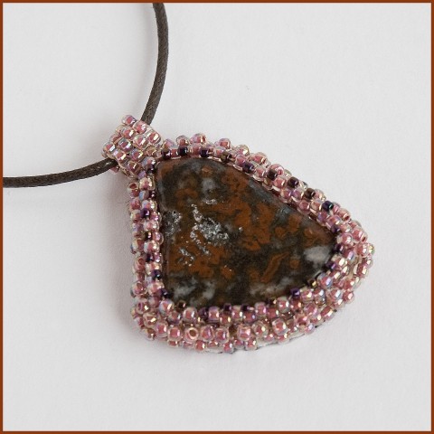 Železitý křemen - vlnka náhrdelník minerál elegance 
