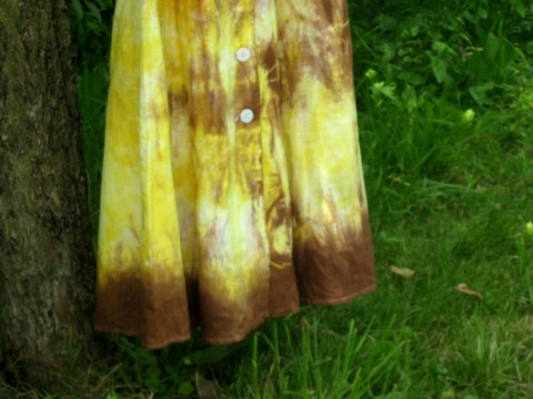 Batikovaná sukně Slunce. letní batika bavlna ženy sukně pestrá plážová propínací dívky na knoflíky žlutohnědá vypodšívkovaná na léto bavlněná sukně natikovaná sukně podšívk žllutá letní recysukně na štíhlé postavy 